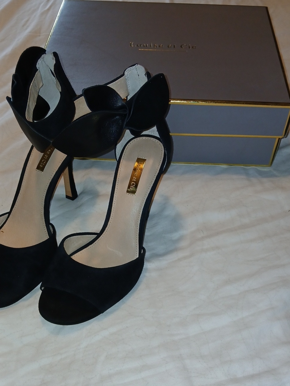 Louise Et Cie Black Velvet Open Toe Pumps W/ Ankle Strap Bow Back Zip Sz: 8.5